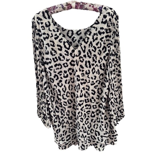 Laurie Felt Beige & Black Animal Print Pullover Top 1X - Picture 3 of 7